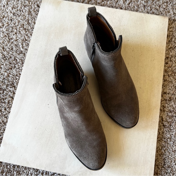 Lucky Brand Bartalino 6.5 Side Zip Taupe Suede Leather Ankle Bootie Boots - Picture 3 of 9